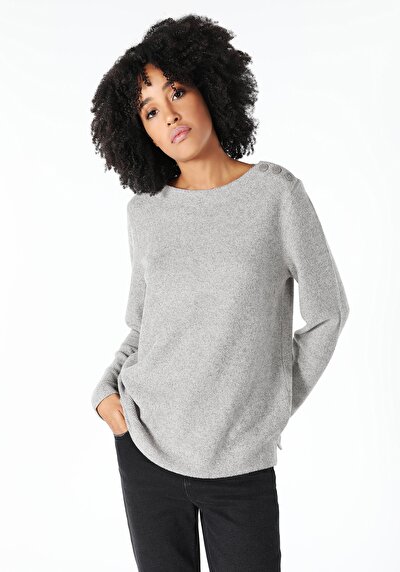 صورة من رمادي للنساء تي شيرت كم طويل