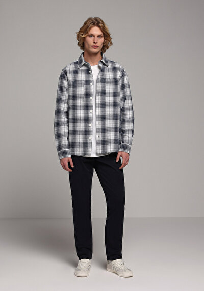 صورة من نحيف الخصر مستقيم الساق رجالي أزرق داكن