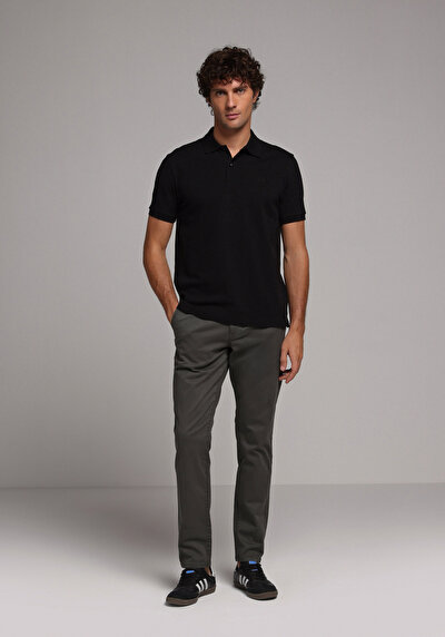 صورة من نحيف الخصر مستقيم الساق رجالي السراويل الخضراء