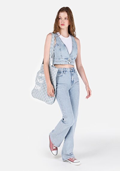 صورة من جينز نيلي نسائي