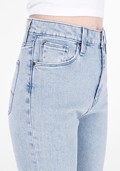 اعرض التفاصيل لـ   جينز نيلي نسائي