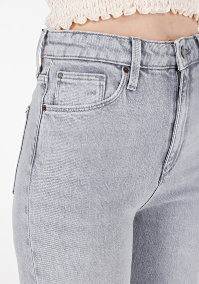 اعرض التفاصيل لـ جينز جينز نسائي عادي