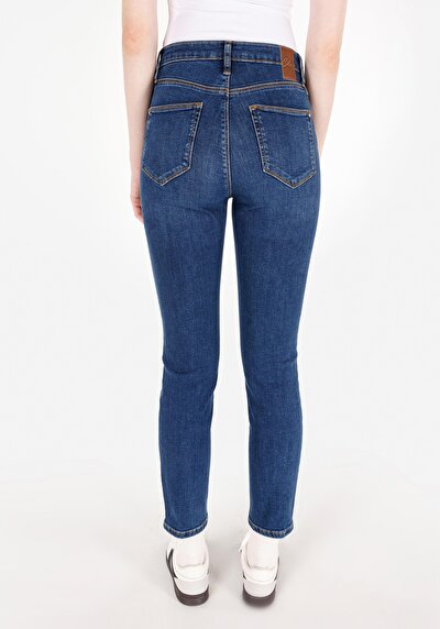 اعرض التفاصيل لـ بنطلون جينز نيلي نسائي سليم