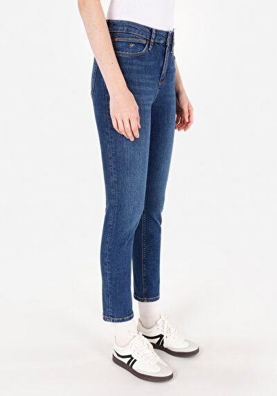 اعرض التفاصيل لـ بنطلون جينز نيلي نسائي سليم