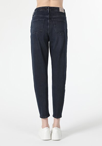 اعرض التفاصيل لـ أزرق داكن للنساء بناطيل