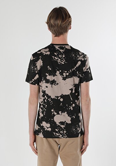 صورة من أسود للرجال تي شيرت بأكمام قصيرة