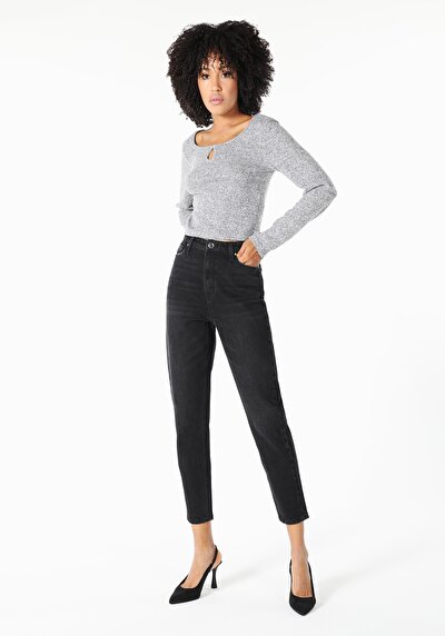 صورة من أسود للنساء بناطيل