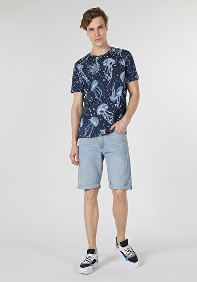 صورة من   رقبة مستديرة مطبوعة رجالي أزرق كحلي كم قصير تي شيرت