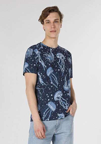 صورة من رقبة مستديرة مطبوعة رجالي أزرق كحلي كم قصير تي شيرت