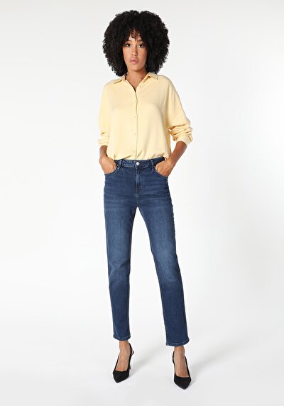 صورة من نحيف الخصر مستقيم الساق الجينز النسائي