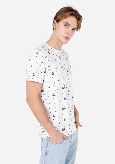 صورة من   رقبة مستديرة مطبوعة للرجال أبيض بأكمام قصيرة تي شيرت