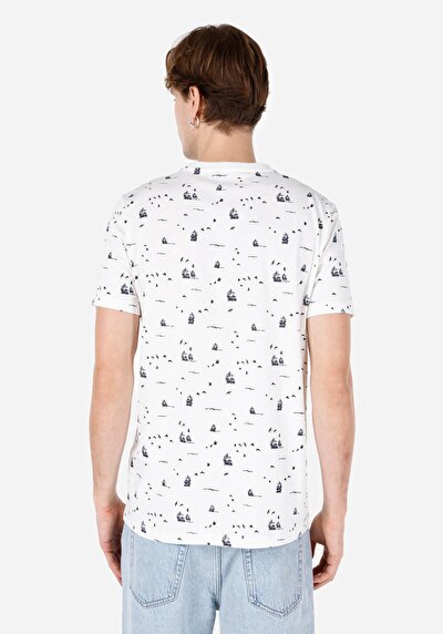 صورة من رقبة مستديرة مطبوعة للرجال أبيض بأكمام قصيرة تي شيرت