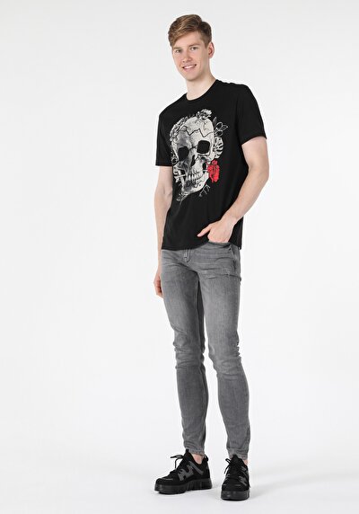 صورة من أسود للرجال تي شيرت بأكمام قصيرة