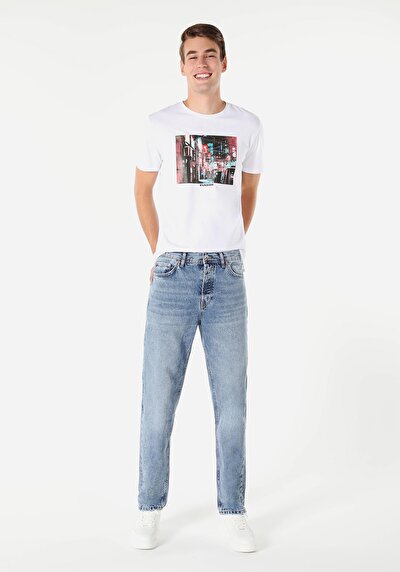 صورة من أزرق للرجال بناطيل