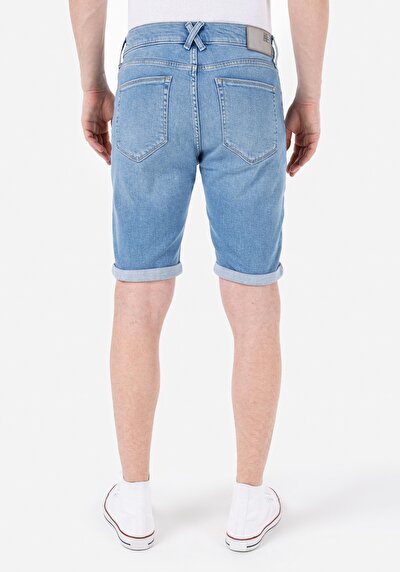 صورة من نحيف خصر منخفض للرجال نيلي جان شورت