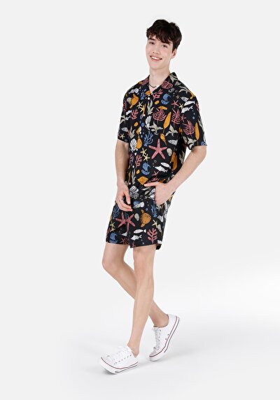 صورة من عادي فيت شورت سباحة أسود للرجال