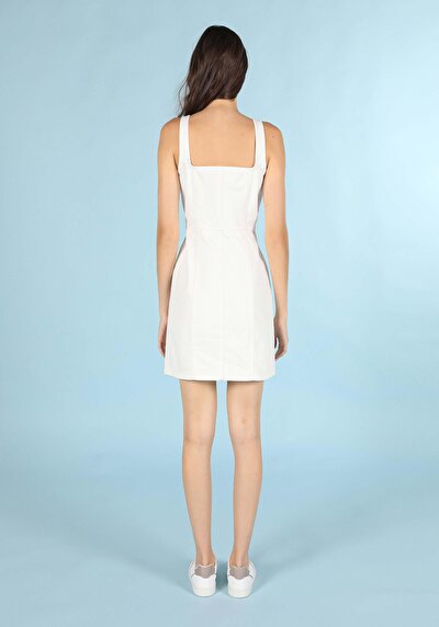 صورة من دينيم للنساء فستان