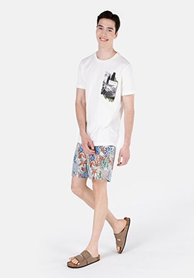 صورة من شورت سباحة رجالي بيج عادي