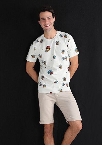 صورة من أخضر للرجال تي شيرت بأكمام قصيرة