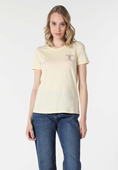 اعرض التفاصيل لـ أصفر للنساء تي شيرت بأكمام قصيرة