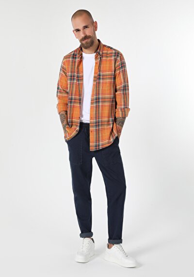 صورة من قميص عادي رقبة منقوشة رجالي ساري كم طويل قميص