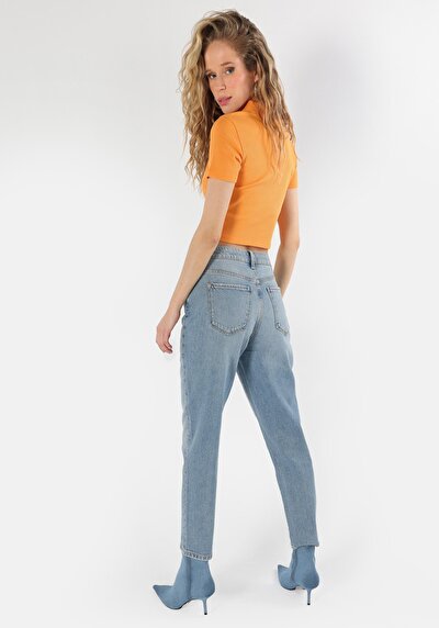 صورة من أزرق للنساء بناطيل