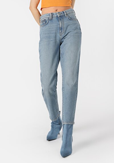 صورة من أزرق للنساء بناطيل