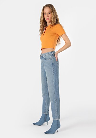 صورة من أزرق للنساء بناطيل