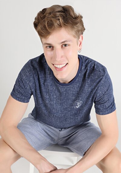 صورة من رقبة مستديرة مطبوعة رجالي أزرق كحلي كم قصير تي شيرت