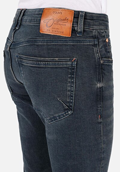 اعرض التفاصيل لـ أخضر للرجال بناطيل