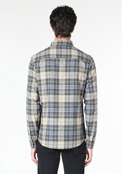 صورة من أزرق للرجال قميص كم طويل