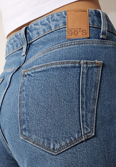 اعرض التفاصيل لـ أزرق للنساء بناطيل