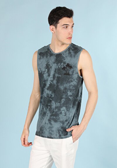 صورة من أخضر للرجال رياضي