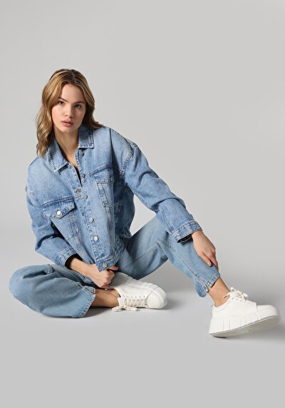 صورة من أزرق للنساء بناطيل