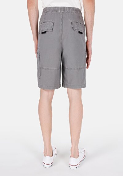صورة من كومفورت فيت متوسط الخصر مستقيم شورت رجالي رمادي