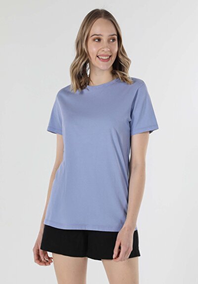 صورة من أرجواني للنساء تي شيرت بأكمام قصيرة