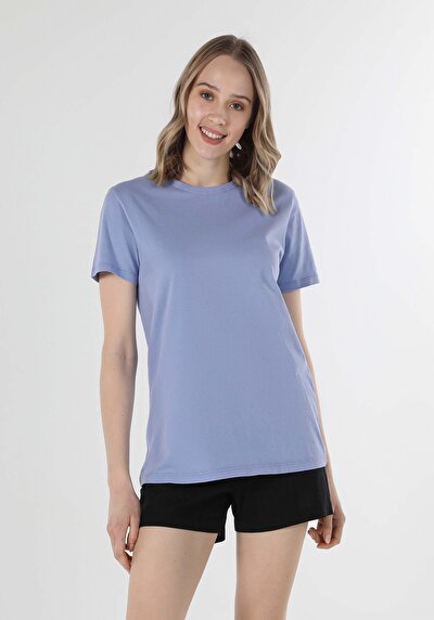 صورة من أرجواني للنساء تي شيرت بأكمام قصيرة