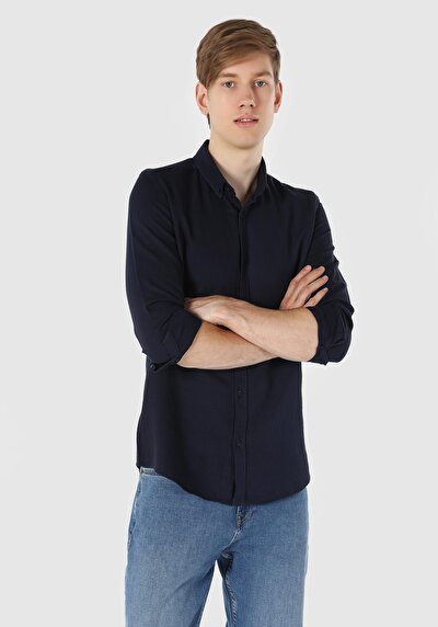 صورة من قميص نحيف رقبة مستقيم رجالي أزرق كحلي كم طويل قميص