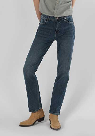 صورة من أزرق للرجال بناطيل