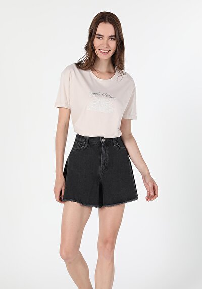 صورة من بيج للنساء تي شيرت بأكمام قصيرة