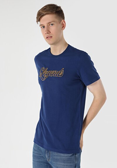 صورة من   رقبة مستديرة مستقيم رجالي أزرق غامق كم قصير تي شيرت