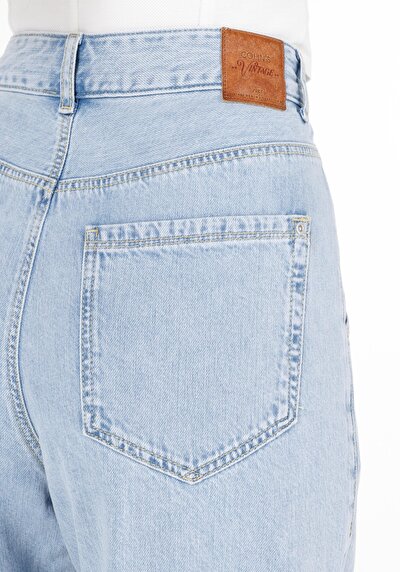 اعرض التفاصيل لـ جينز نيلي نسائي Barrel Fit