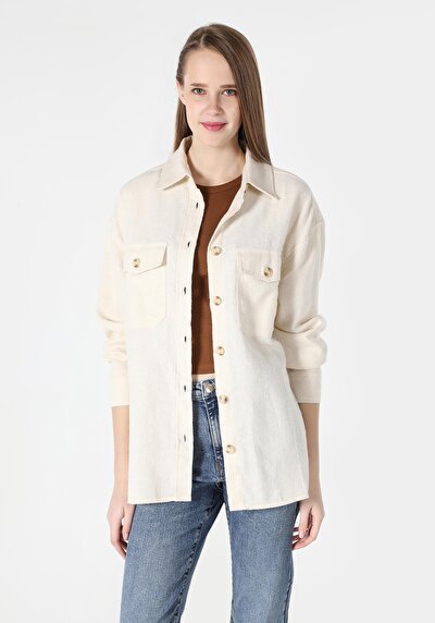 صورة من بيج فاتح للنساء قميص  كم طويل