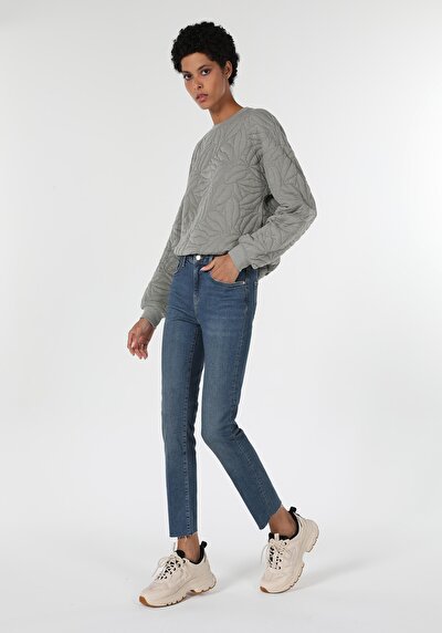 صورة من دينيم للنساء بناطيل