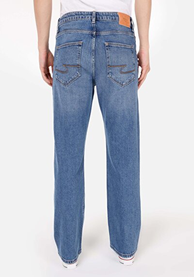 صورة من بوت كت وسط الخصر بوت كت جينز جينز رجالي
