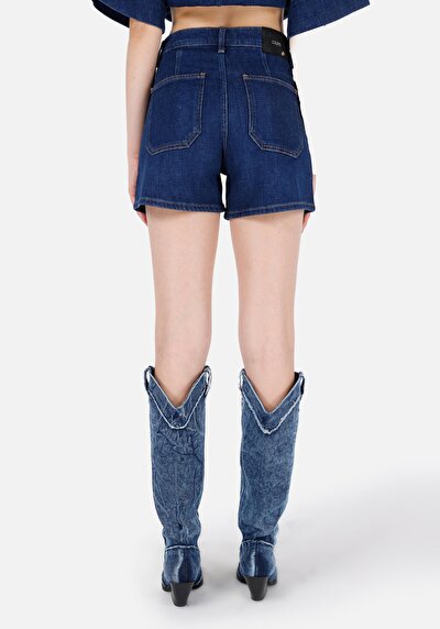 صورة من مام فيت خصر عالي نسائي شورت جان أسود