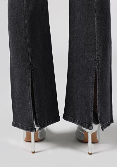 اعرض التفاصيل لـ عادي   الخصر بوت كت نسائي أسود جينز