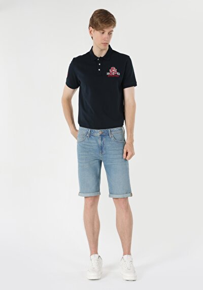 صورة من مستقيم  خصر منخفض للرجال الدنيم جينز شورت