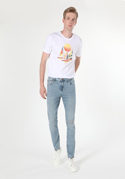 صورة من أزرق فاتح للرجال بناطيل