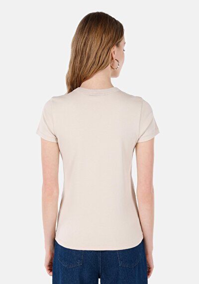 صورة من بيج للنساء تي شيرت بأكمام قصيرة